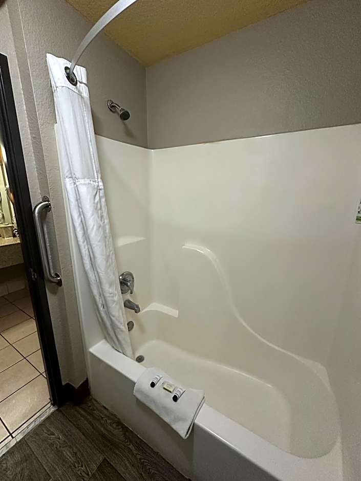 Baymont Inn & Suites by Wyndham Lincoln NE