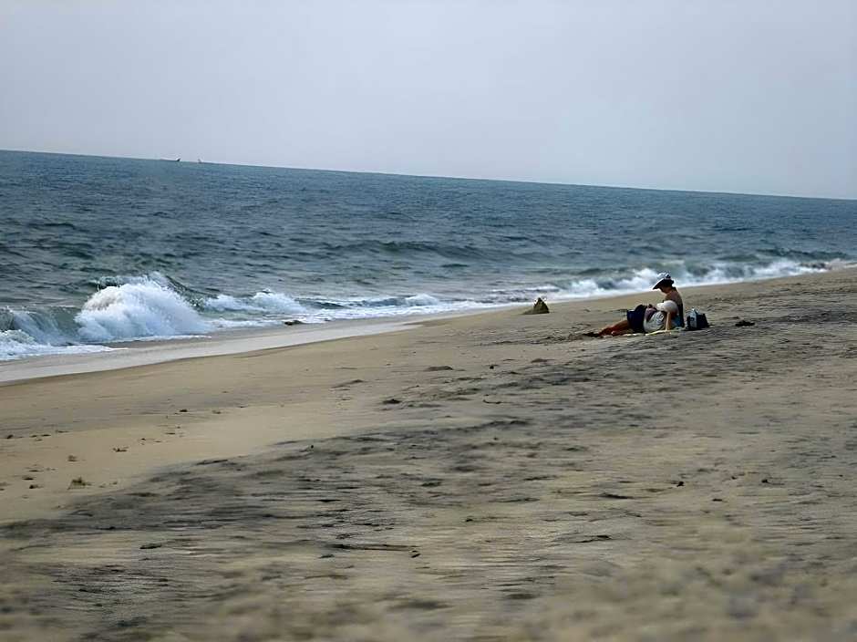 Mayas Beach House - Boutique Serviced Villa