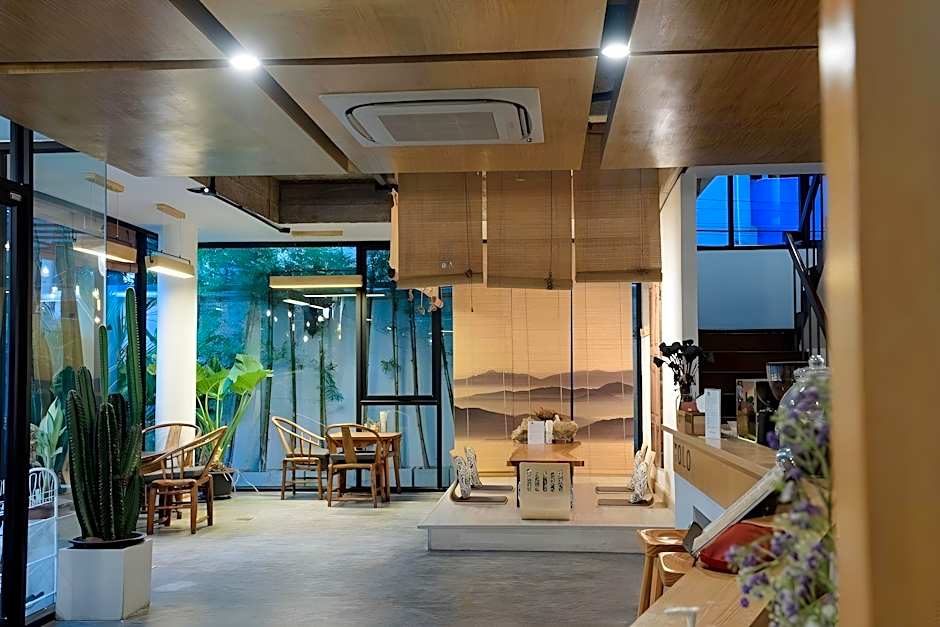 YOLO Bangkok Boutique Hotel