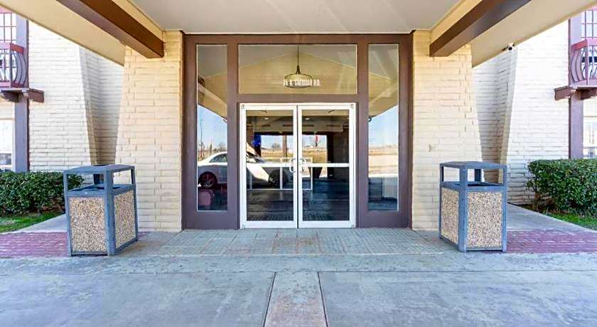 OYO Hotel Tulsa N Sheridan Rd & Airport