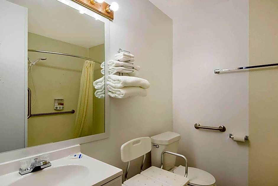 Rodeway Inn & Suites Sidney Historic Downtown I-80