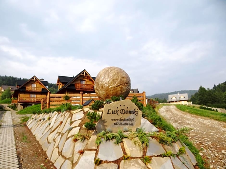 Luxdomki