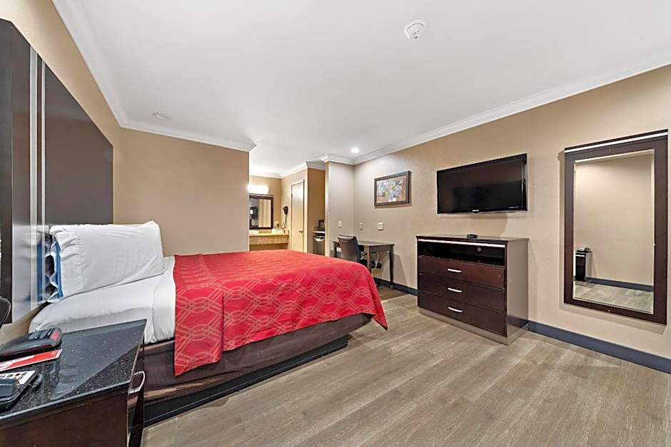 Econo Lodge Inn & Suites Escondido