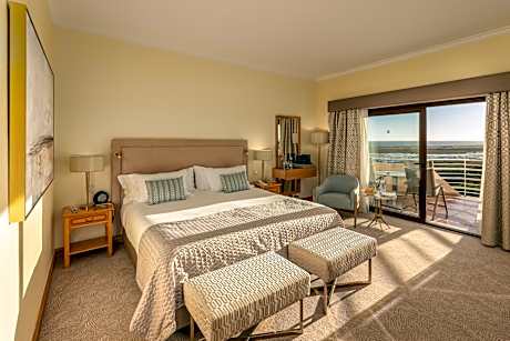 Double or Twin Room with Sea View