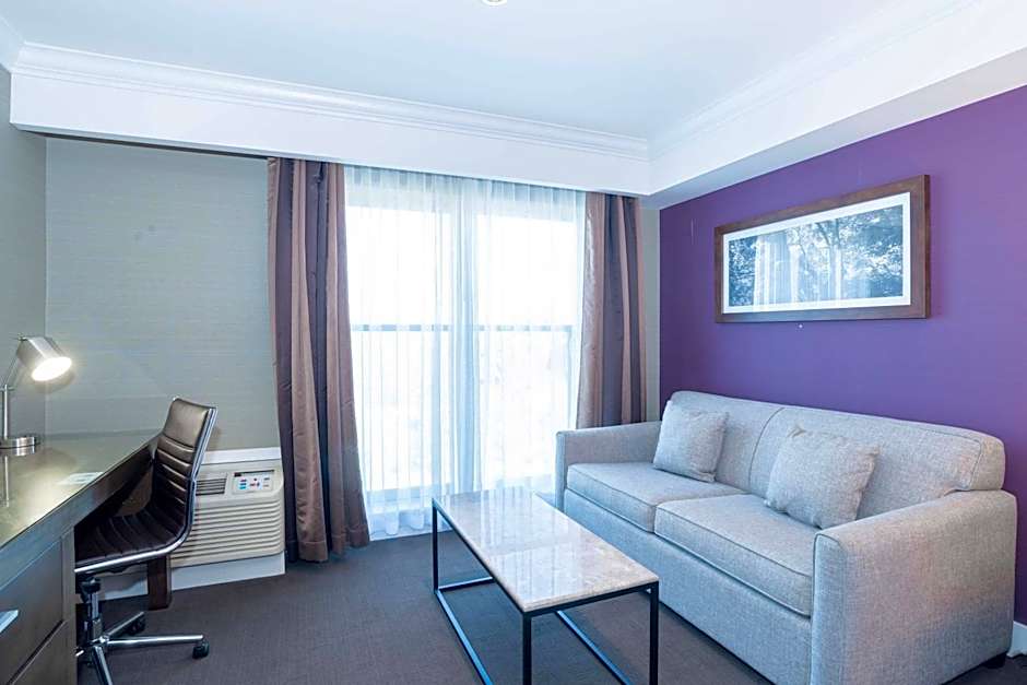 Sandman Signature Kamloops Hotel