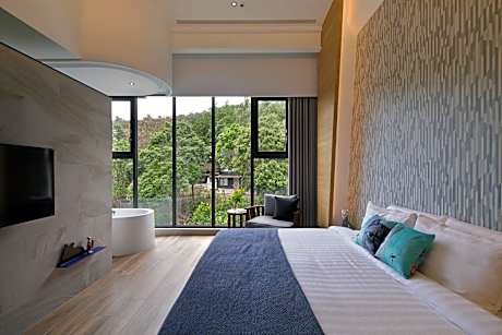 Deluxe Double Room with Bath