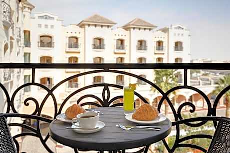 One-Bedroom King Suite with Balcony - Non-Smoking