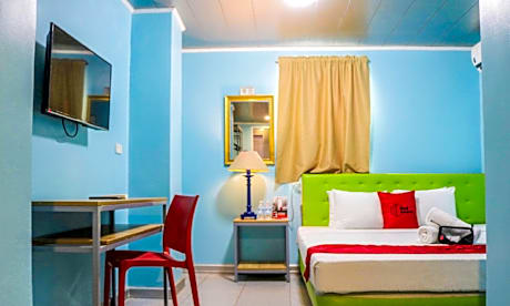 RedDoorz Plus near UV Mandaue Cebu