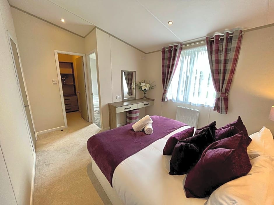 Buttercup Lodge With Hot Tub