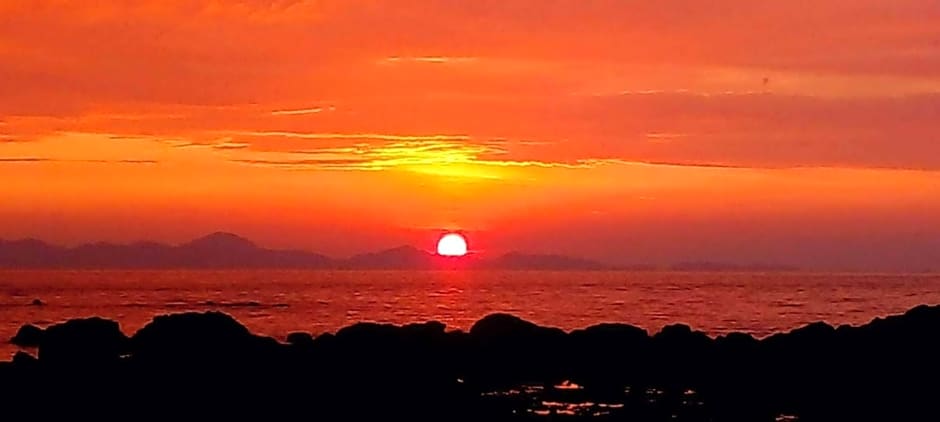 Sunset Beach Bungalow Koh Pu