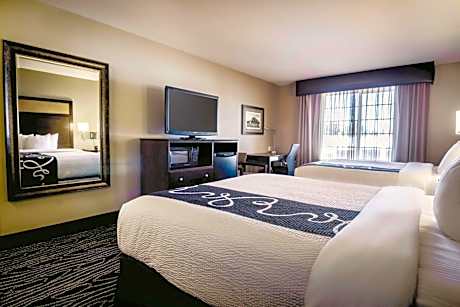 2 Queen Beds Deluxe Room Non-Smoking