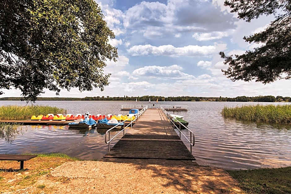 OW Inter Piast Kalbornia - z własną plażą z kąpieliskiem i przystanią