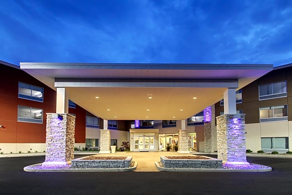 Holiday Inn Express & Suites Galesburg By IHG