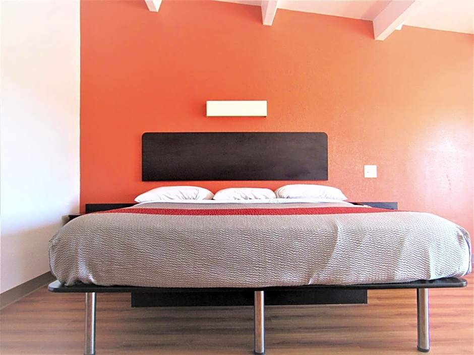 Motel 6-White, GA - Cartersville