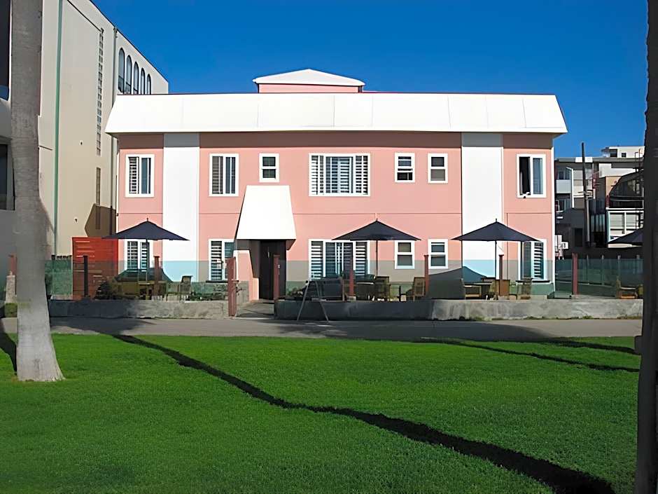 Venice on the Beach Hotel