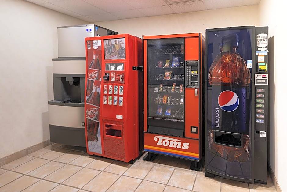 Countryside Inn and Suites