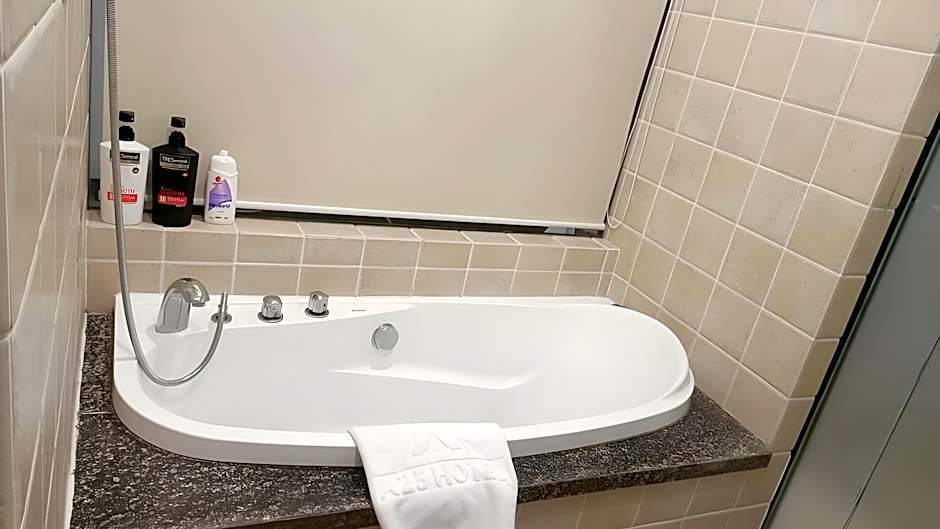 A25 Hotel - 06 Truong Dinh