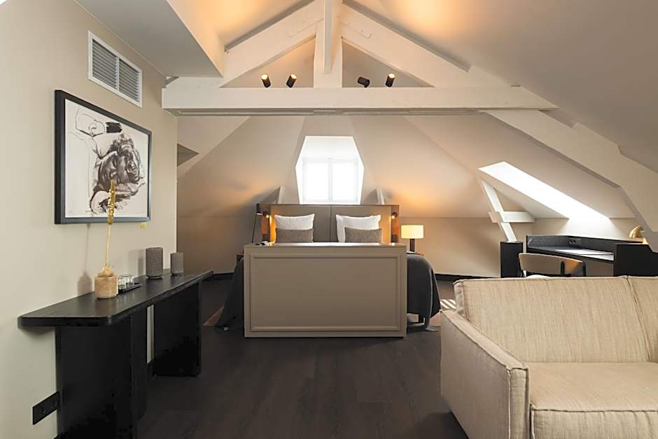 Photo 1 of 7 of Loft