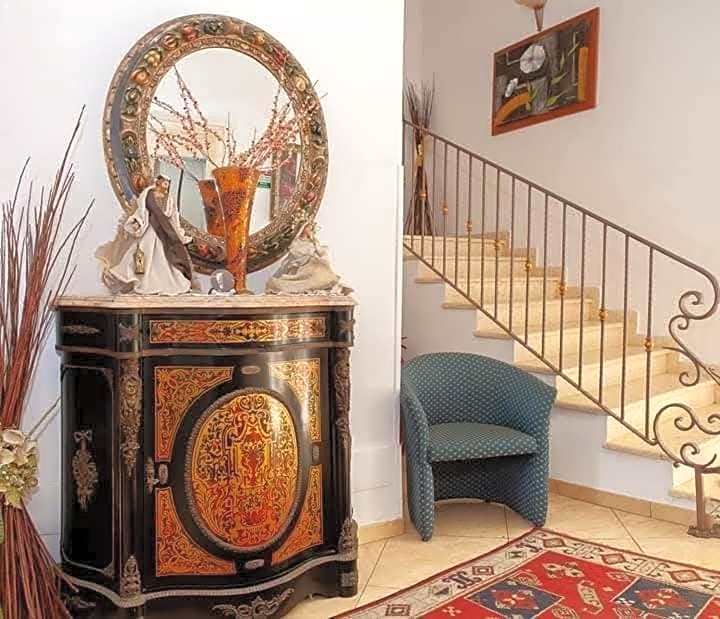 Sammartano Hotels