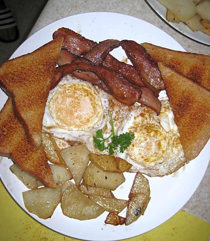 Quiet Bay Inn & Café