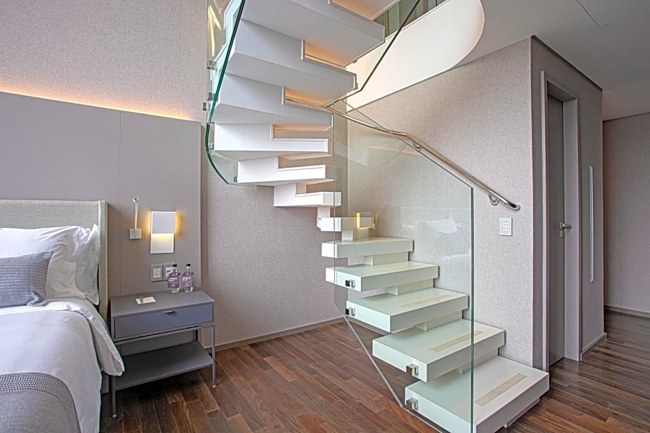 Suryaa Hotel Pinhais, Curio Collection by Hilton