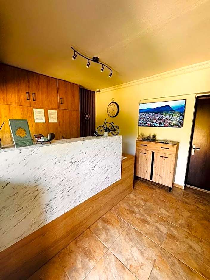 Anassa Deluxe Apartments & Studios