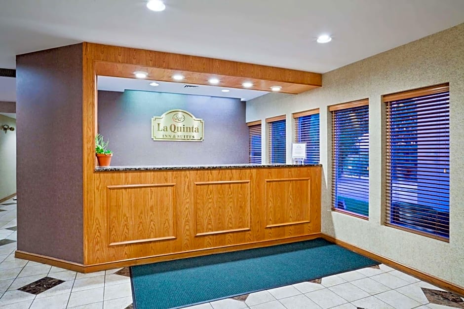 La Quinta by Wyndham Overland Park