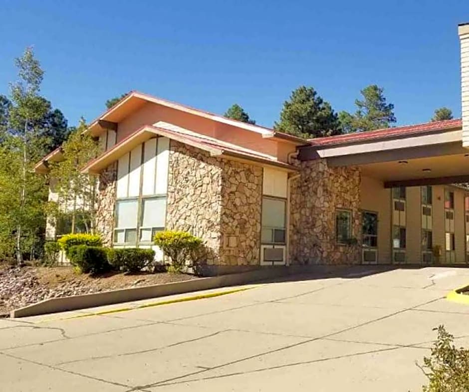 Pinetop Studio Suites