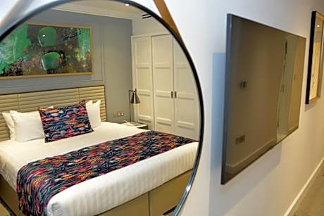 One Bedroom Deluxe Apartment