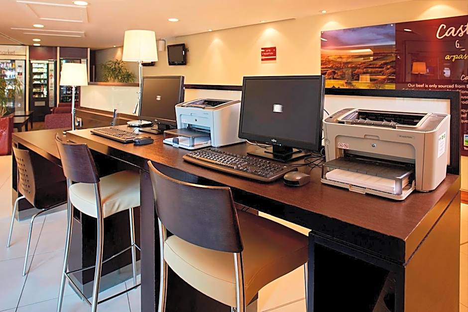 Courtyard by Marriott London Gatwick Airport