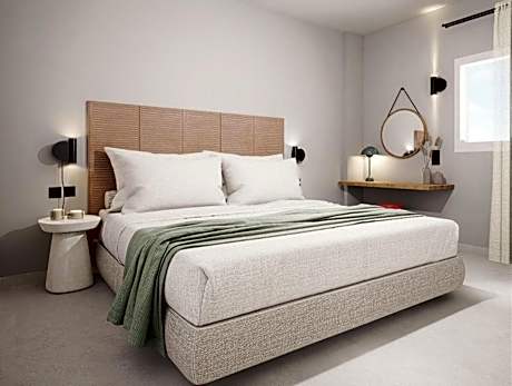Superior One-Bedroom Apartment with Balcony