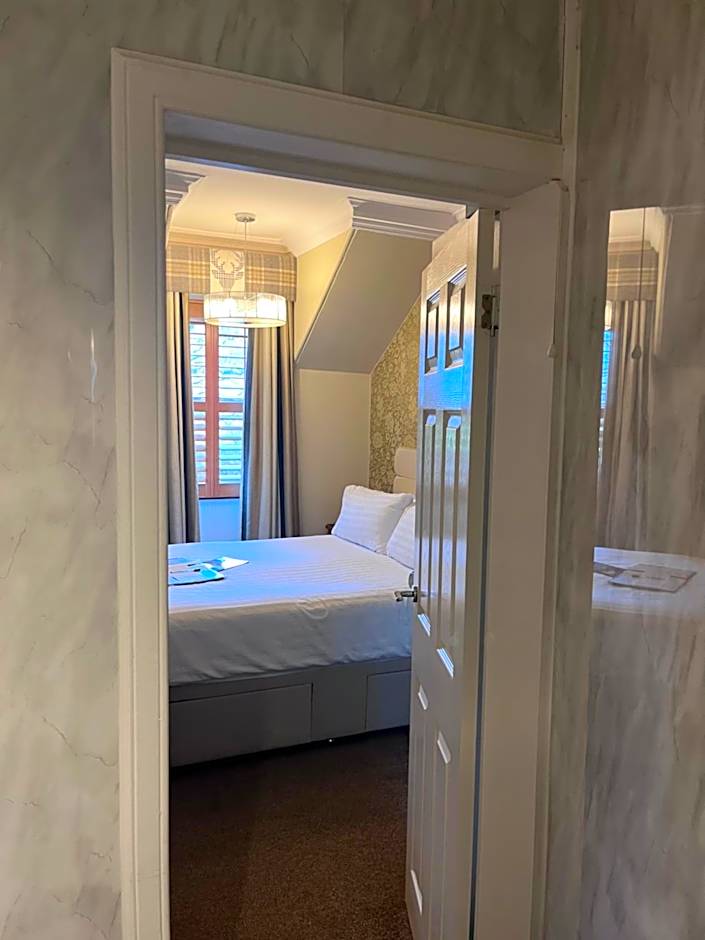 Ravenswood Guest House