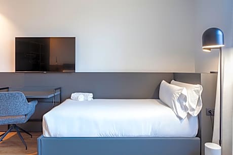 TRIPLE ROOM  (3 ADULTS)