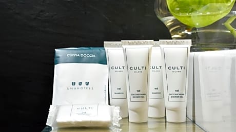 DOUBLE OR TWIN ROOM SINGLE USE WITH BALCONY