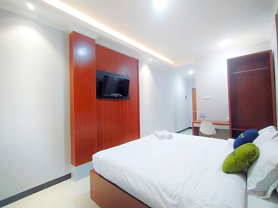 Urbanview Wisma Wirasatya Akpol Semarang by RedDoorz