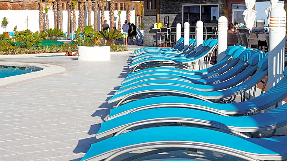 Holiday Inn Express & Suites Panama City Beach - Beachfront By IHG