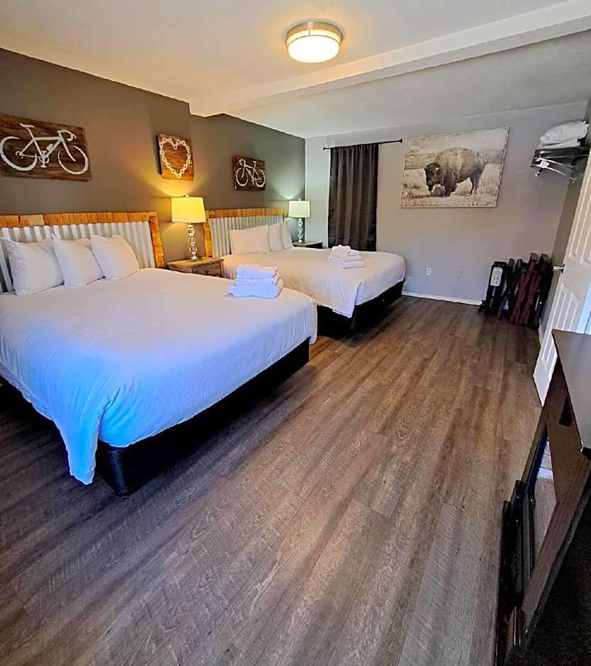 Photo 1 of 2 of 1 Queen Bed Suite