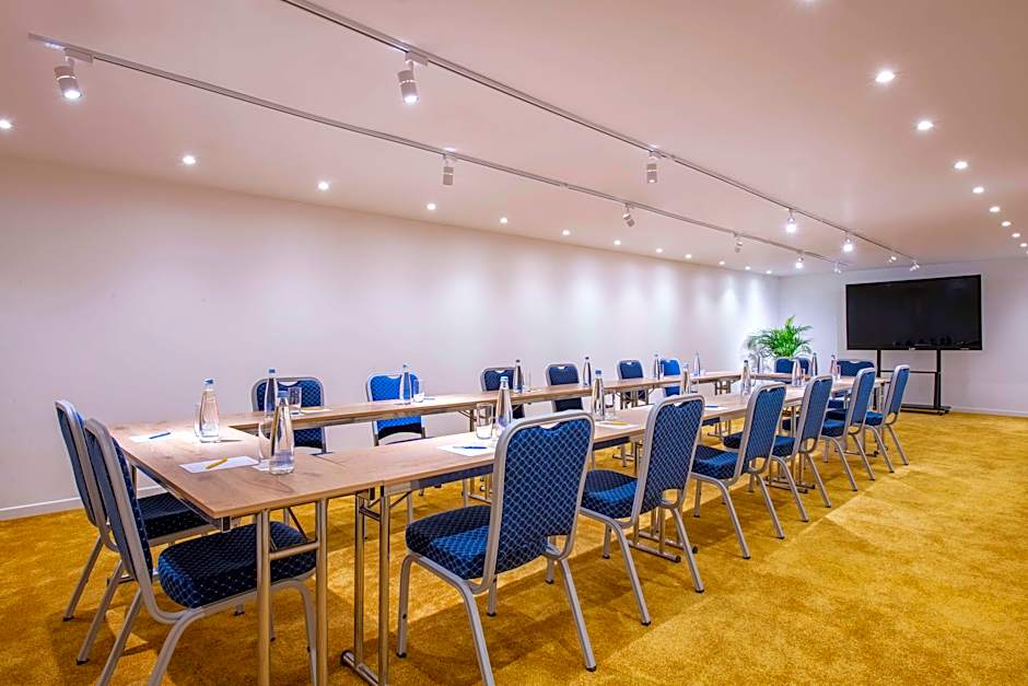 Golden Tulip Design Tbilisi