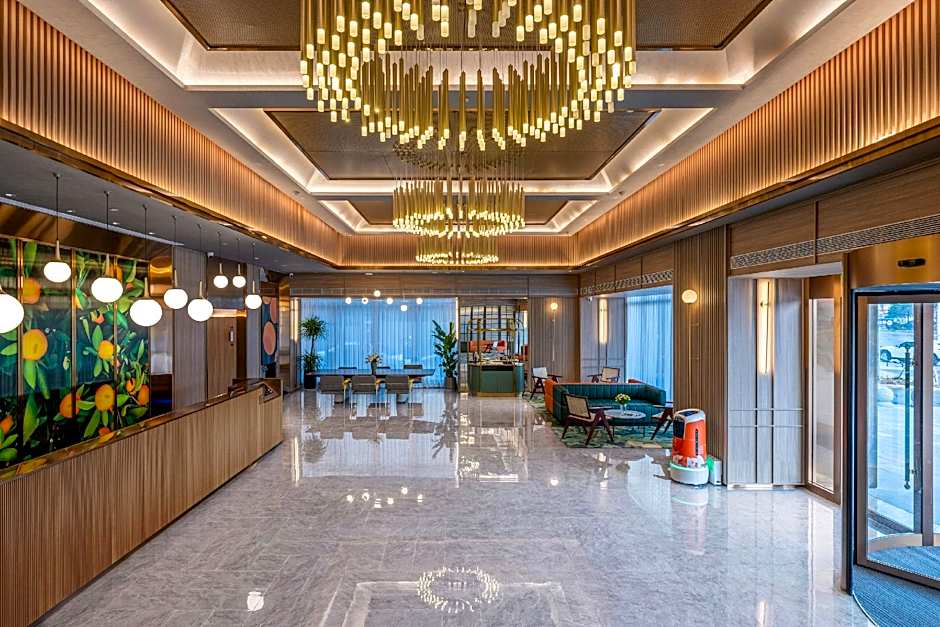 Orange Hotel Changde Railway Station Happy Town
