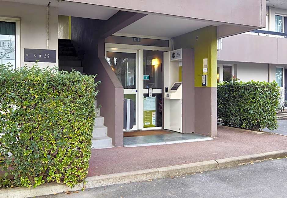 B&B HOTEL Saclay