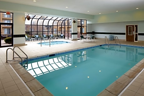 Spark by Hilton Bettendorf Quad Cities