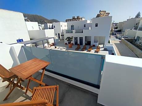 Triple Room with Pool View