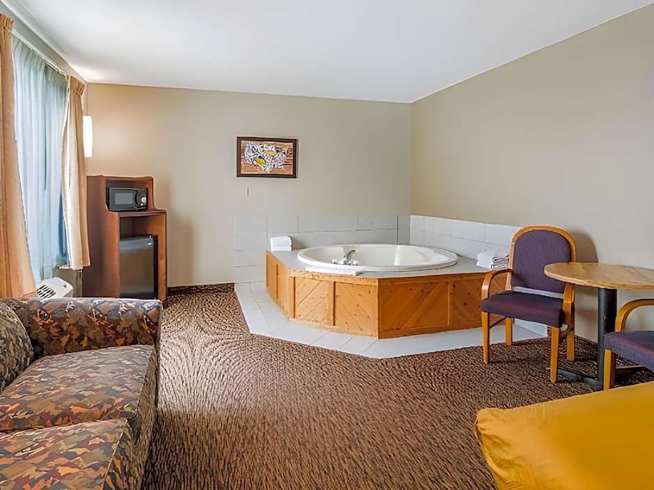 Econo Lodge Duluth near Miller Hill Mall