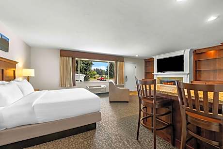 Two-Bedroom King Suite with Sofa Bed and River View - Non-Smoking