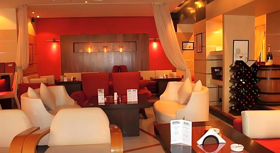 Knight Castle Hotel - Formerly known as Carlton Palace Hotel