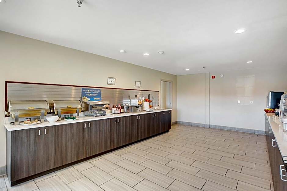 La Quinta Inn & Suites by Wyndham Las Vegas Nellis
