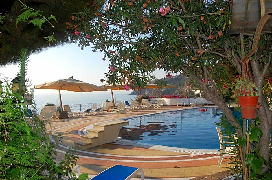 Hotel Giardino Sul Mare
