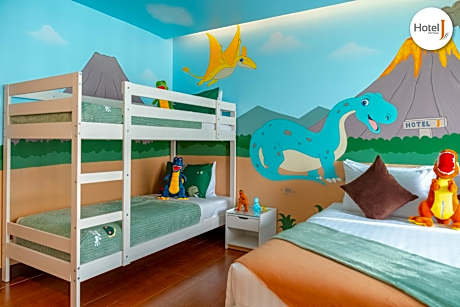 Deluxe City View King Room