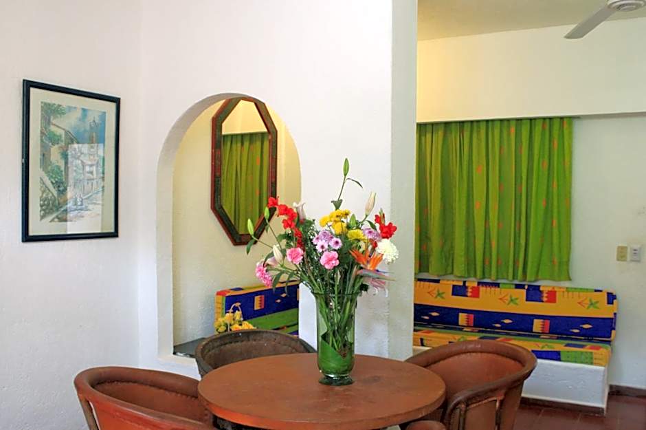 Suites Plaza del Rio