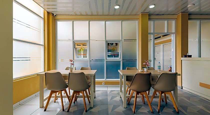 Urbanview Syariah Utami Inn Garut by RedDoorz